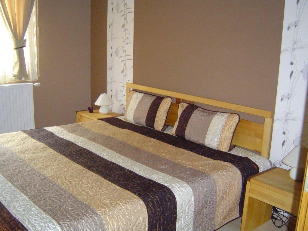 Janus Apartman Sárvár Buitenkant foto