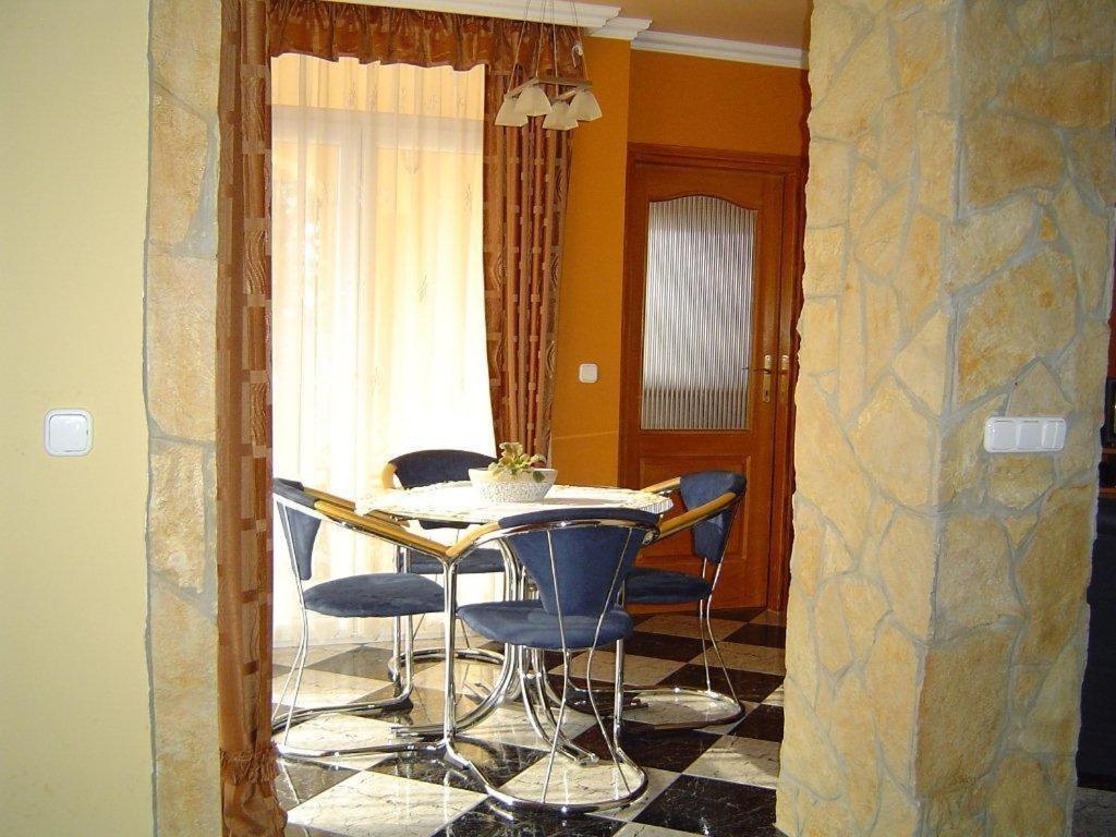 Janus Apartman Sárvár Buitenkant foto