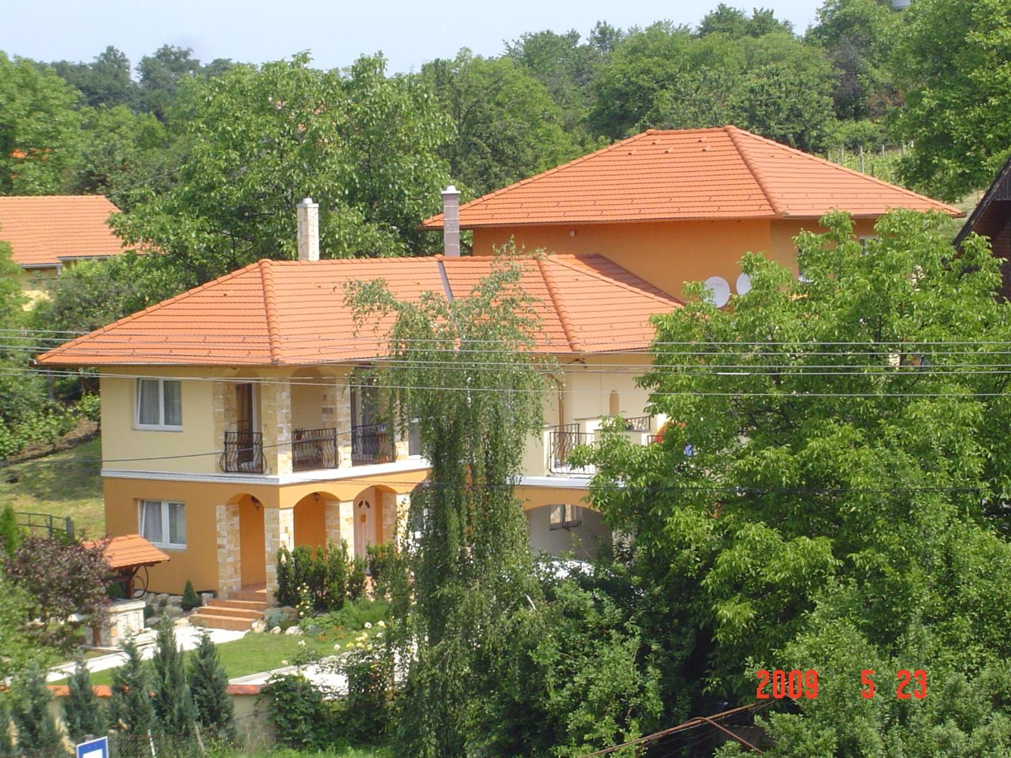 Janus Apartman Sárvár Buitenkant foto