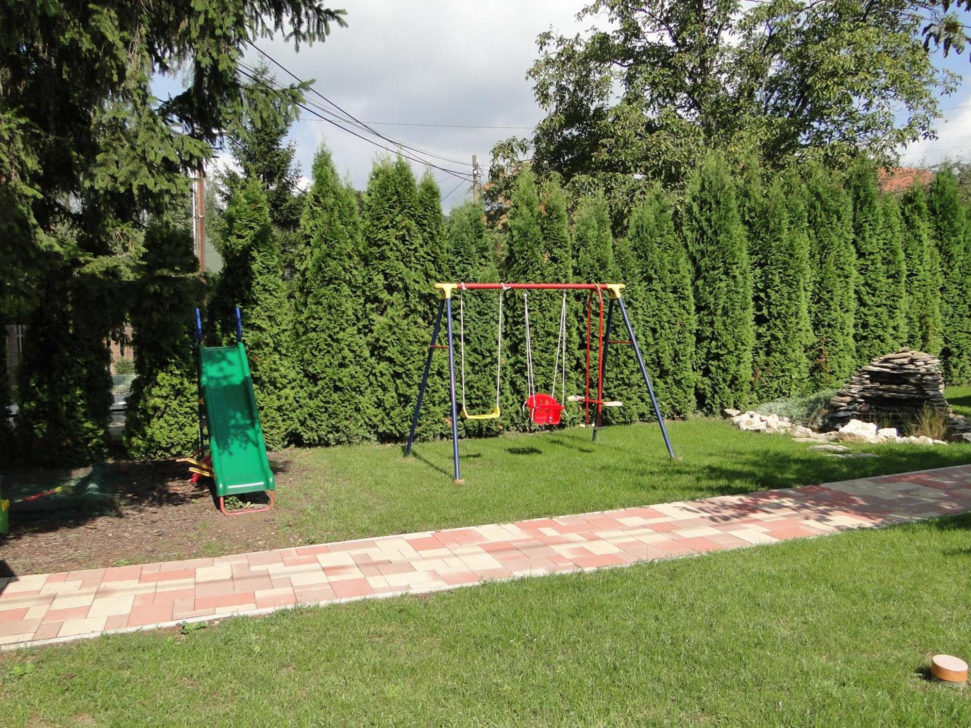Janus Apartman Sárvár Buitenkant foto